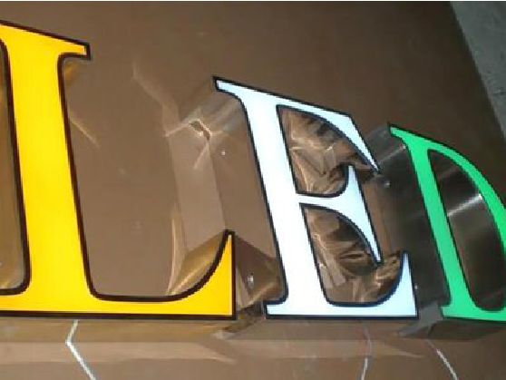 黔西南州介绍LED招牌的基础知识。